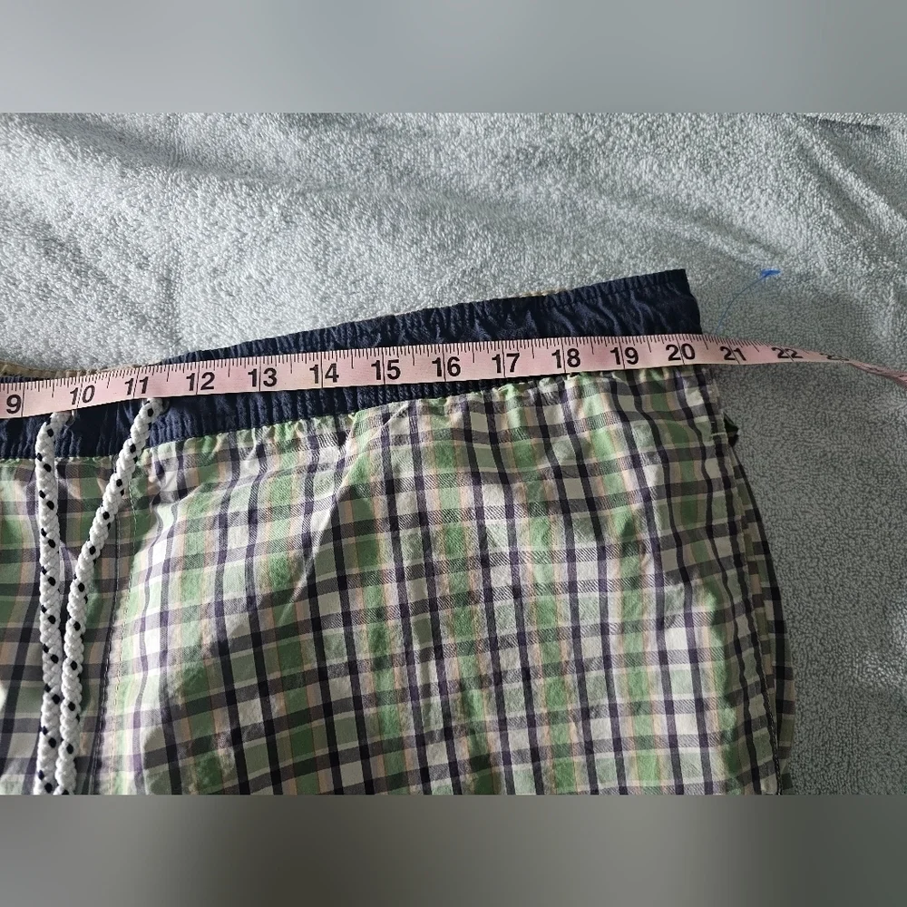 Tommy Hilfiger Men’s Plaid Lounge Swim Shorts Size L Drawstring Elastic Waist
